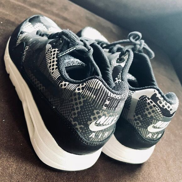 Mint Nike Air Max 1 Premium BHM Black White OREO 8.5 US 40 EUR - Picture 8 of 16